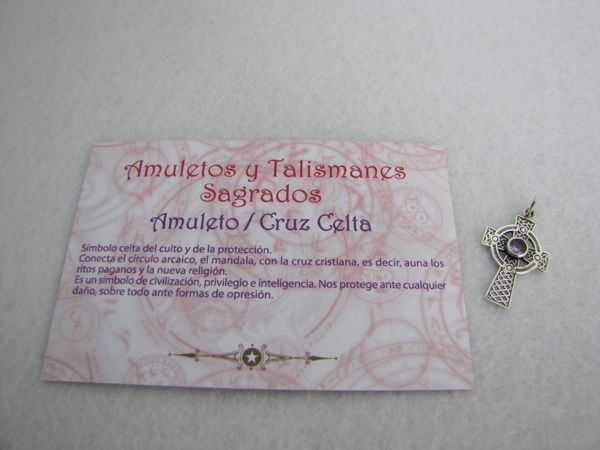 Imagen de TALISMAN CRUZ CELTA 31 MM CON AMATISTA