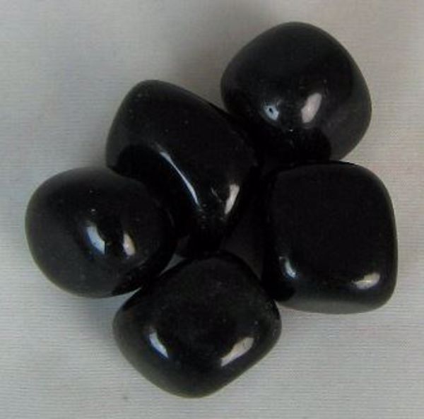 Imagen de PIEDRA NATURAL CANTO RODADO OBSIDIANA NEGRA