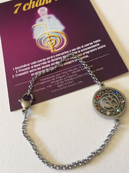 Imagen de PULSERA COMPLETA DE ACERO CON SÍMBOLO OM Y CRISTALES 7 CHAKRAS. MODELOS EXCLUSIVOS