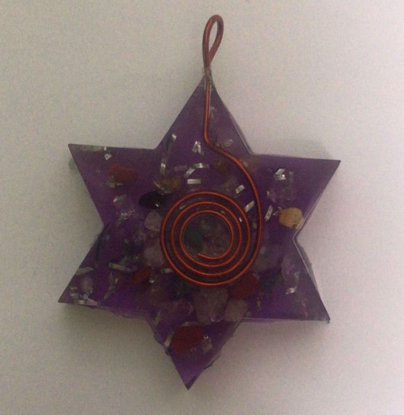 Imagen de COLGANTE ORGONITA ESTRELLA ESPIRAL VIOLETA 5X6 CMS