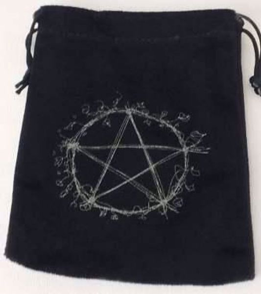 Imagen de Bolsa Guarda Tarot. Terciopelo. Pentagrama con flores plateado. Negro  17 x 13 cm